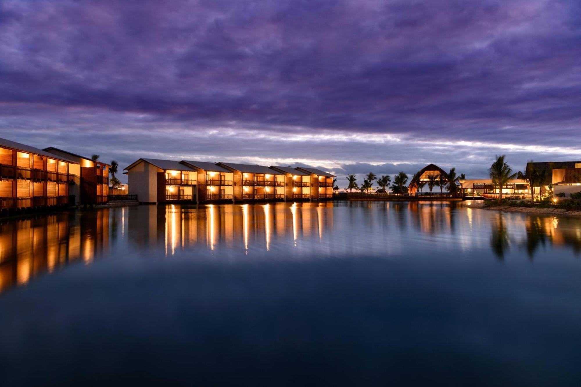 Fiji Marriott Resort Momi Bay Εξωτερικό φωτογραφία The Lake at the Hotel