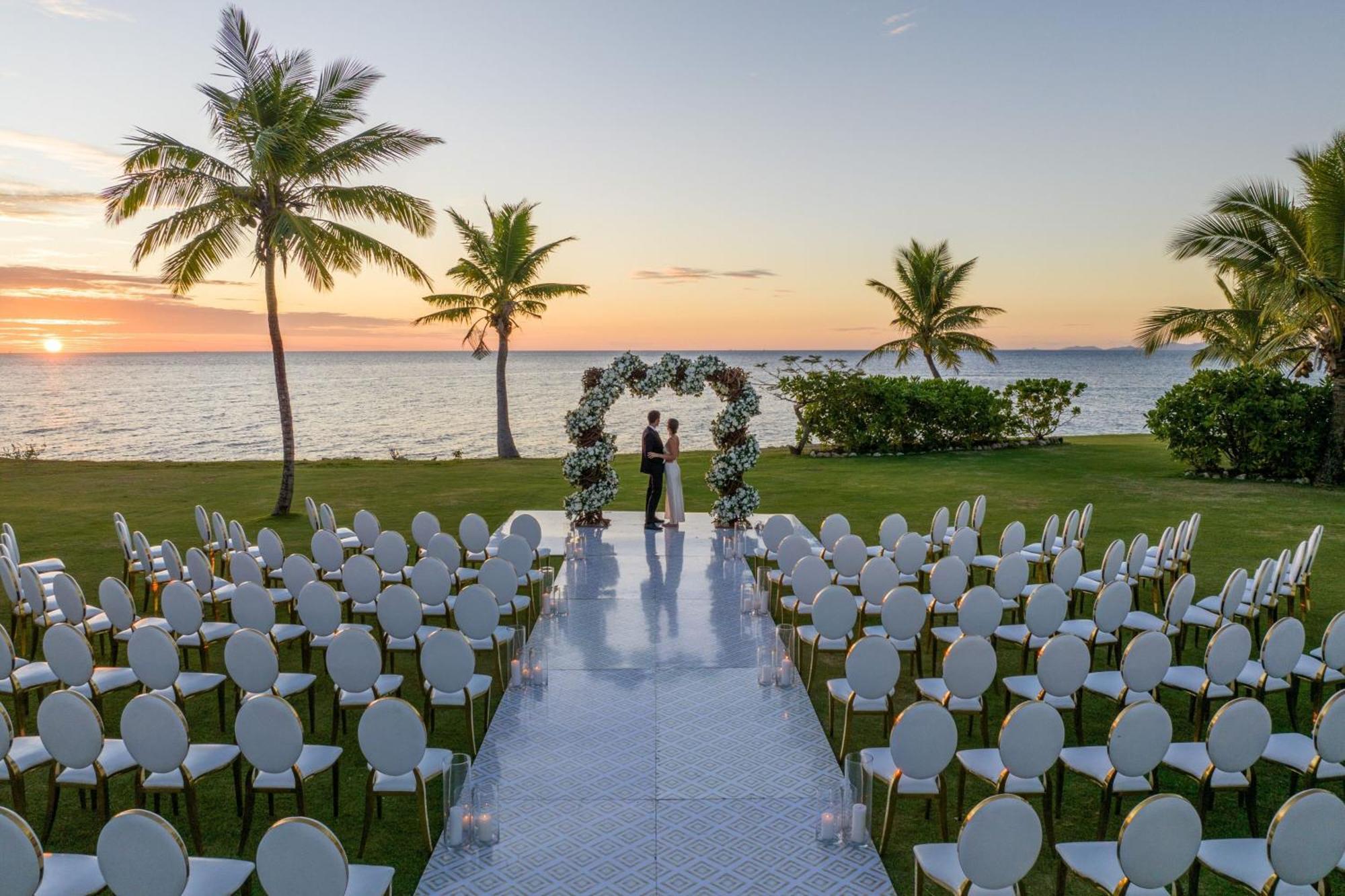 Fiji Marriott Resort Momi Bay Εξωτερικό φωτογραφία Wedding at the Four Seasons Resort